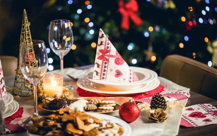 Luzes, cores e sabores na mesa para encantar seus convidados.